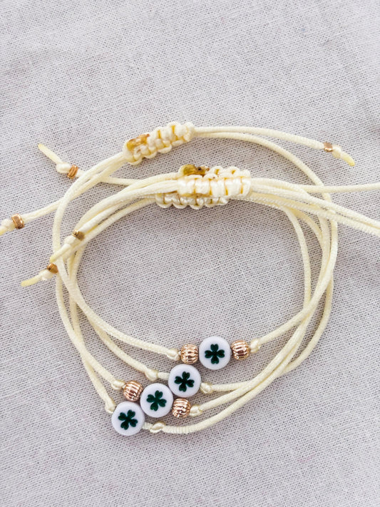 Klavertjevier armband | Lichtgeel